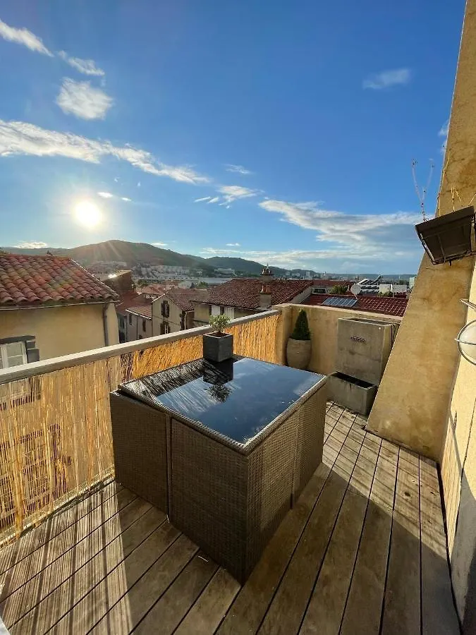 Apartment Appart 110M2 Terrasse Climatise Quartier Medieval Clermont-Ferrand